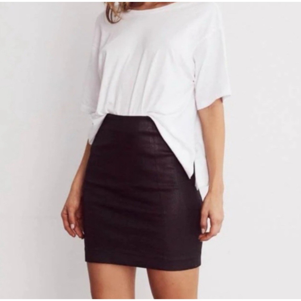 VETTA Mini Skirt Size 6 ORGANIC COTTON The Leatherette Black Wax Coated USA MADE